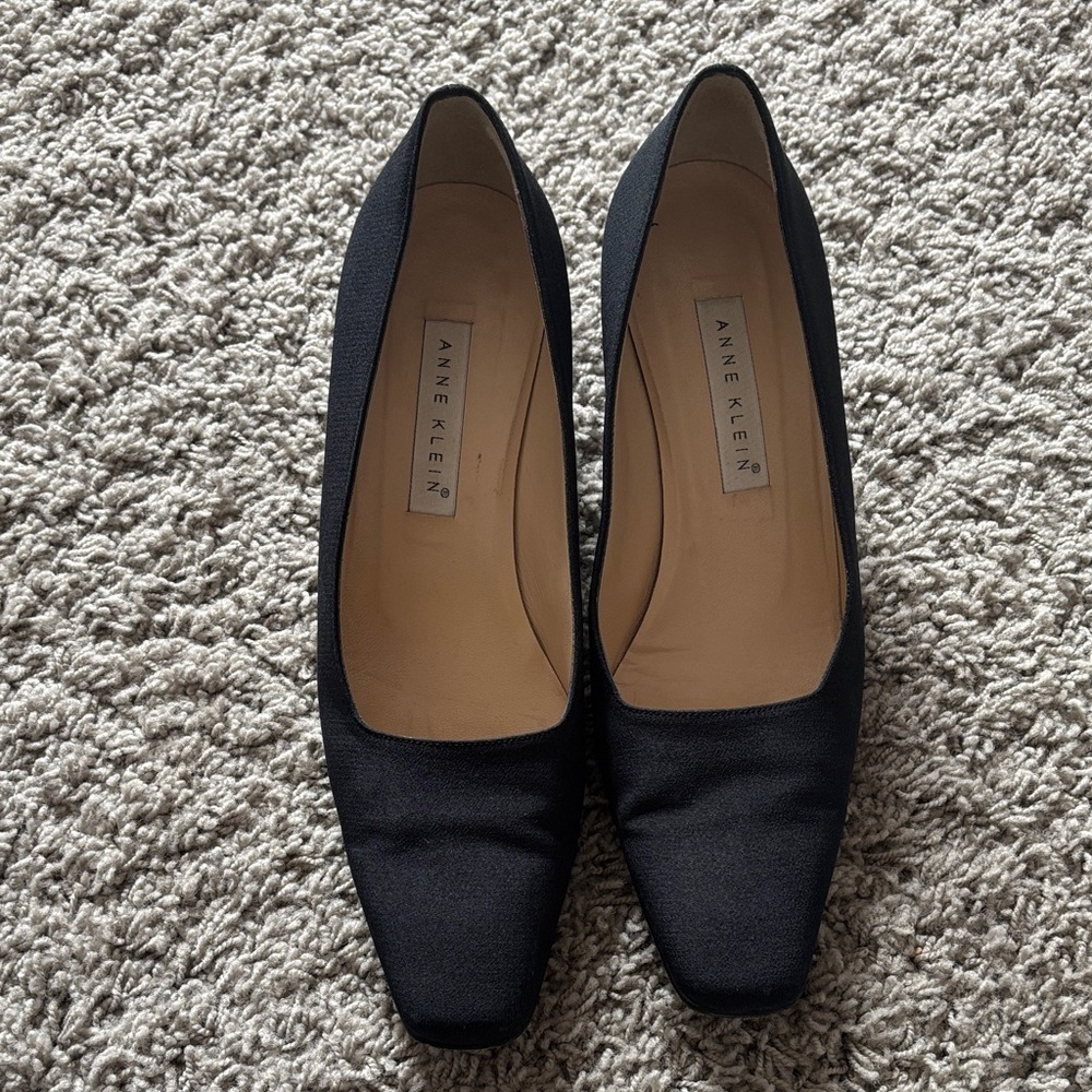 Anne Klein Black Square-Toe Mid Block Heel Pumps - Picture 5 of 13